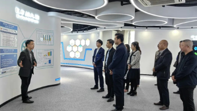 重庆市南岸区区委常委、组织部部长杨继成一行莅临谈球吧科技考察调研