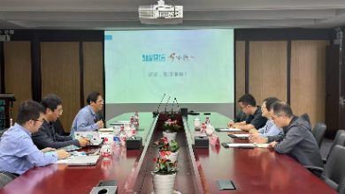 西安工业大学副校长刘卜、院长王建国一行莅临谈球吧科技考察调研
