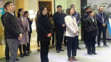 平湖市委常委、平湖经开区党工委书记何苗一行莅临谈球吧科技考察调研