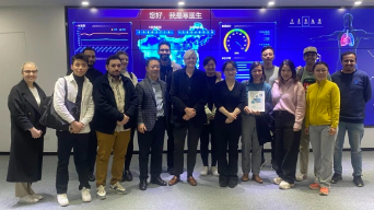 英国伦敦大学学院全球健康商学院院长Nora Colton一行莅临谈球吧科技考察调研