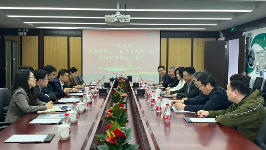萧山区委副书记、区长姜永柱一行莅临谈球吧科技考察调研