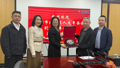 成都武侯区人大常委会副主任李林一行莅临谈球吧科技考察调研